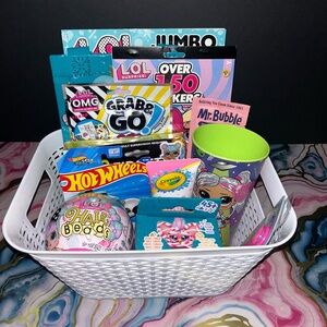 L.O.L. Surprise! Party Fun Basket with Pink and Blue Accents